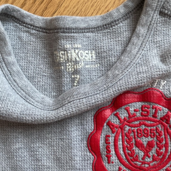 ➡️2/$10❗️⬅️ EUC youth size thermal long sleeve shirt - Picture 4 of 4